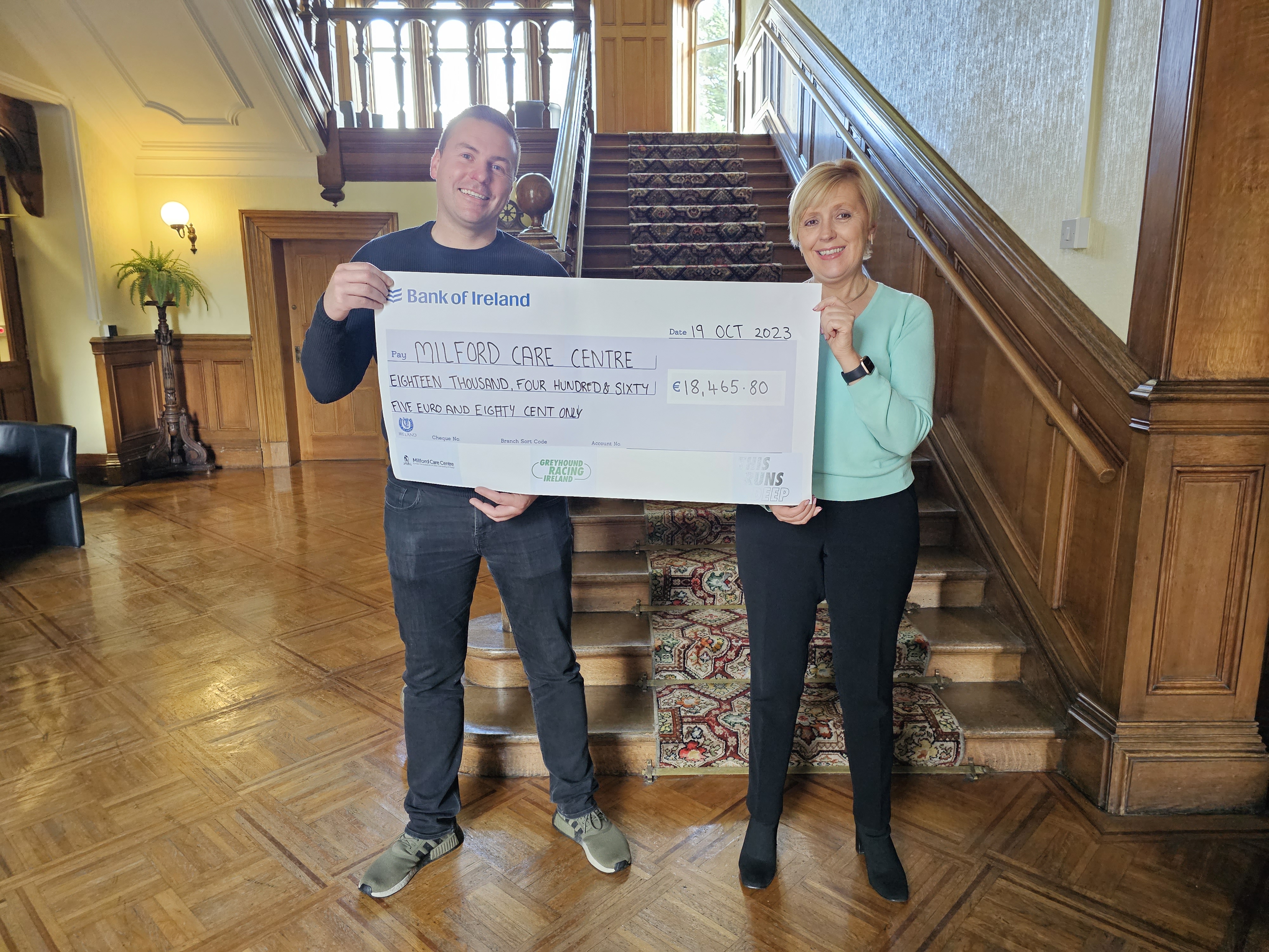 Tom Ahern proudly returned to Milford Care Centre this week to handover an impressive €18,465.80 to Fundraising Manager Anne Marie Hayes, the proceeds of the Night at the Dogs Fundraiser he held in Limerick Greyhound Stadium on Saturday 7th October. 